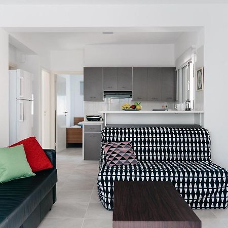 Seasunlove Apt. Appartamento Larnaca Esterno foto