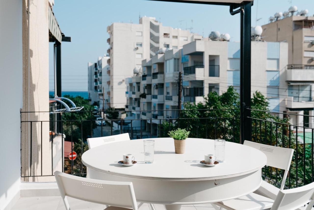 Seasunlove Apt. Appartamento Larnaca Esterno foto