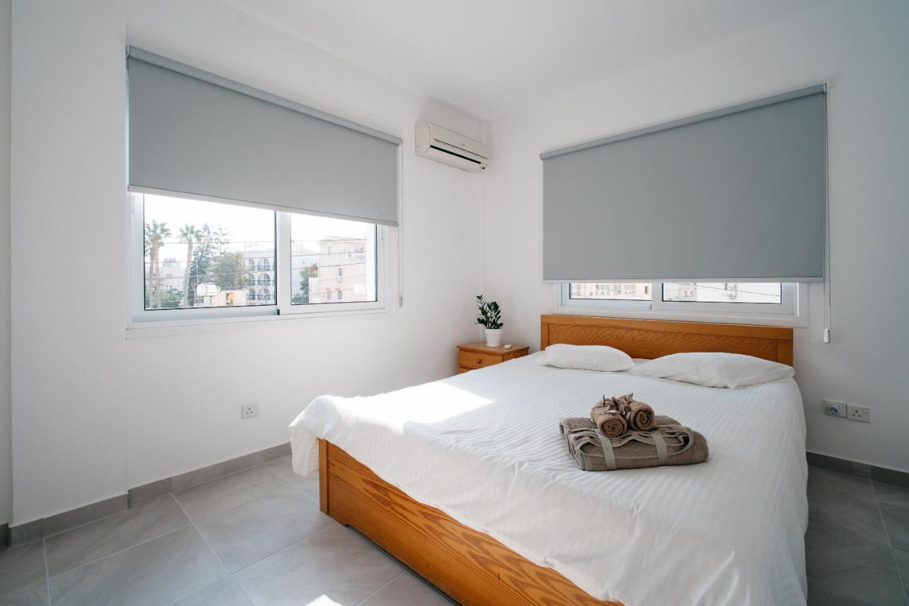 Seasunlove Apt. Appartamento Larnaca Esterno foto