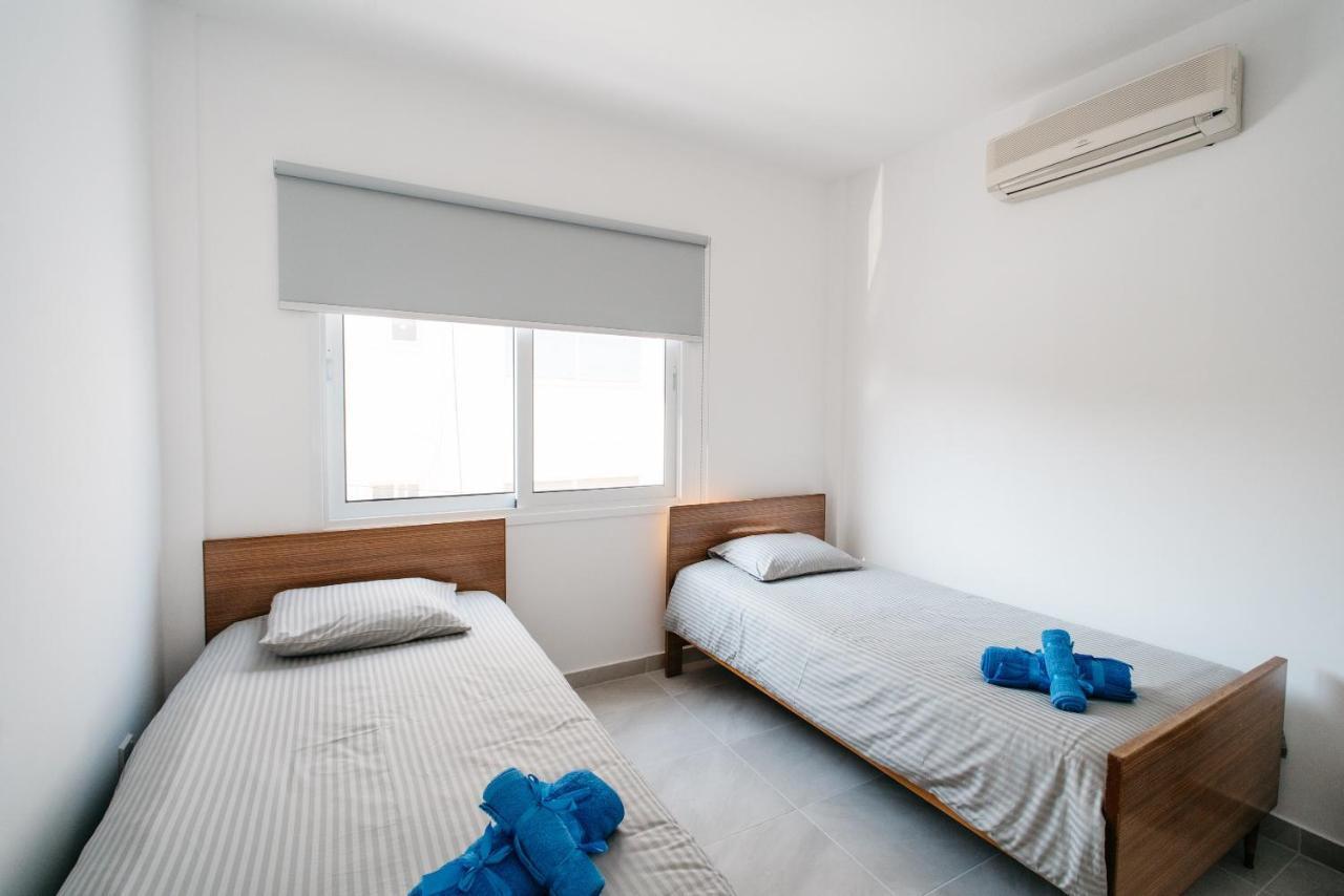 Seasunlove Apt. Appartamento Larnaca Esterno foto
