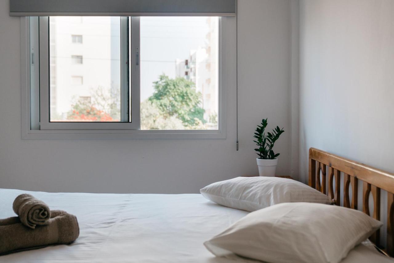 Seasunlove Apt. Appartamento Larnaca Esterno foto